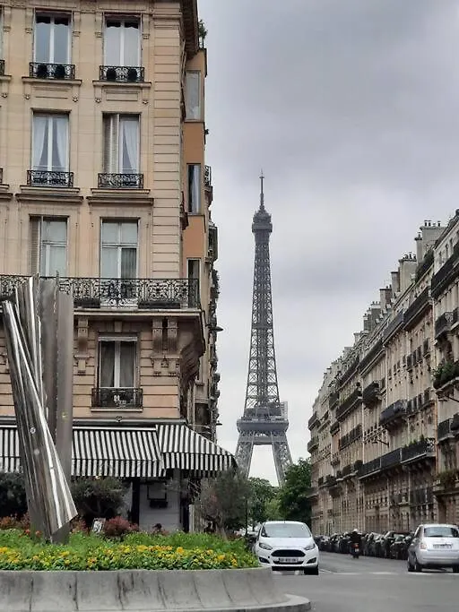 Studio 9M2 Tour Eiffel A Pied ! Apartment Paris France
